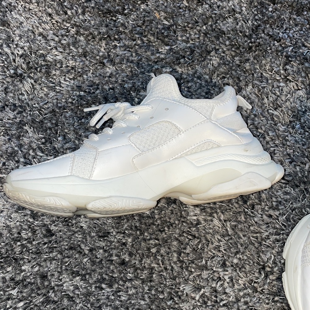 White chunky Steve Madden sneakers
